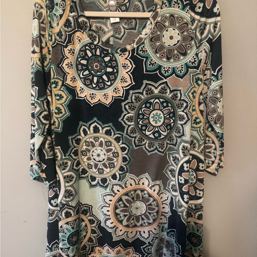 Women's Black & Teal Medallion Print Scoop Neck Top